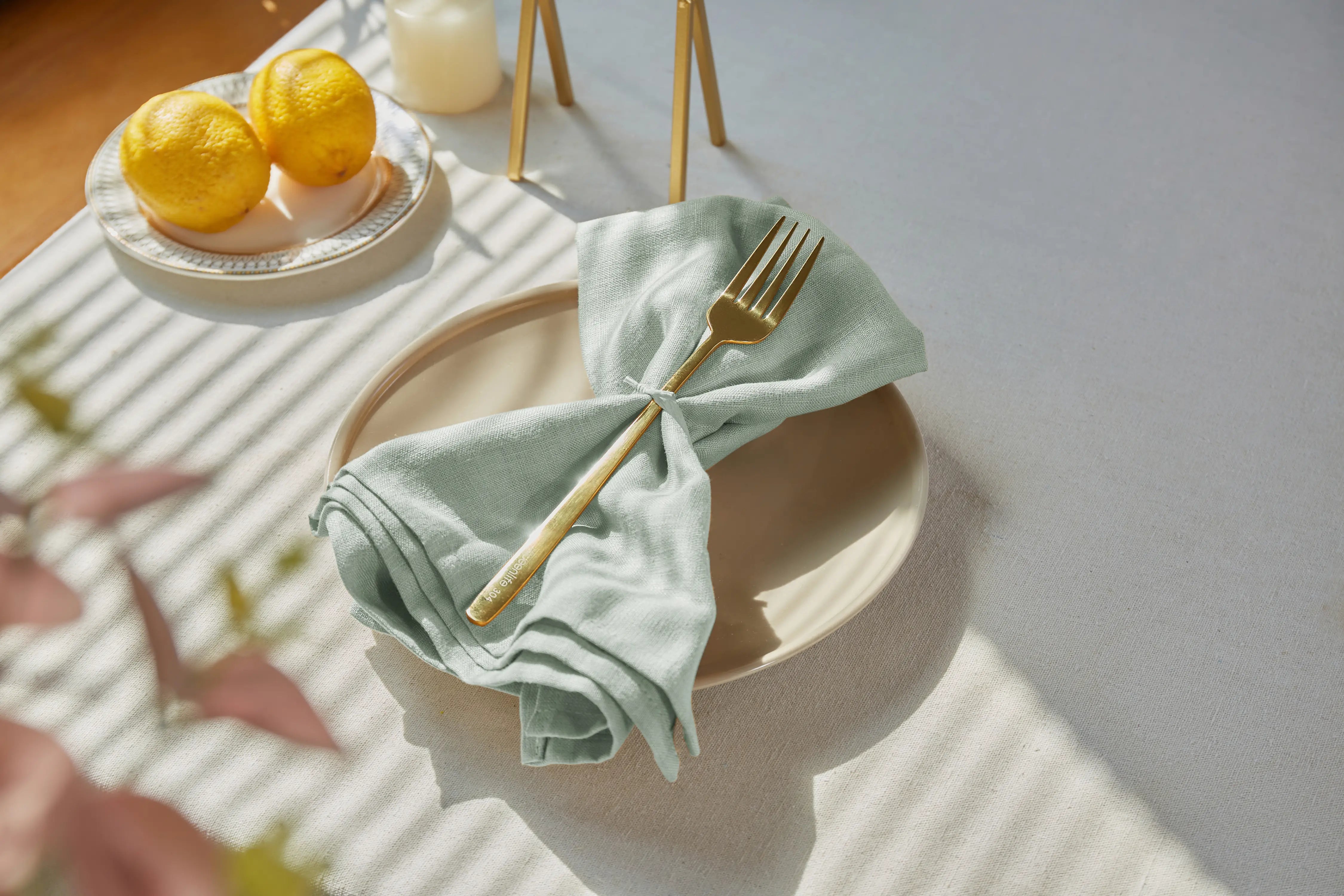 linen-napkin-light-green-1